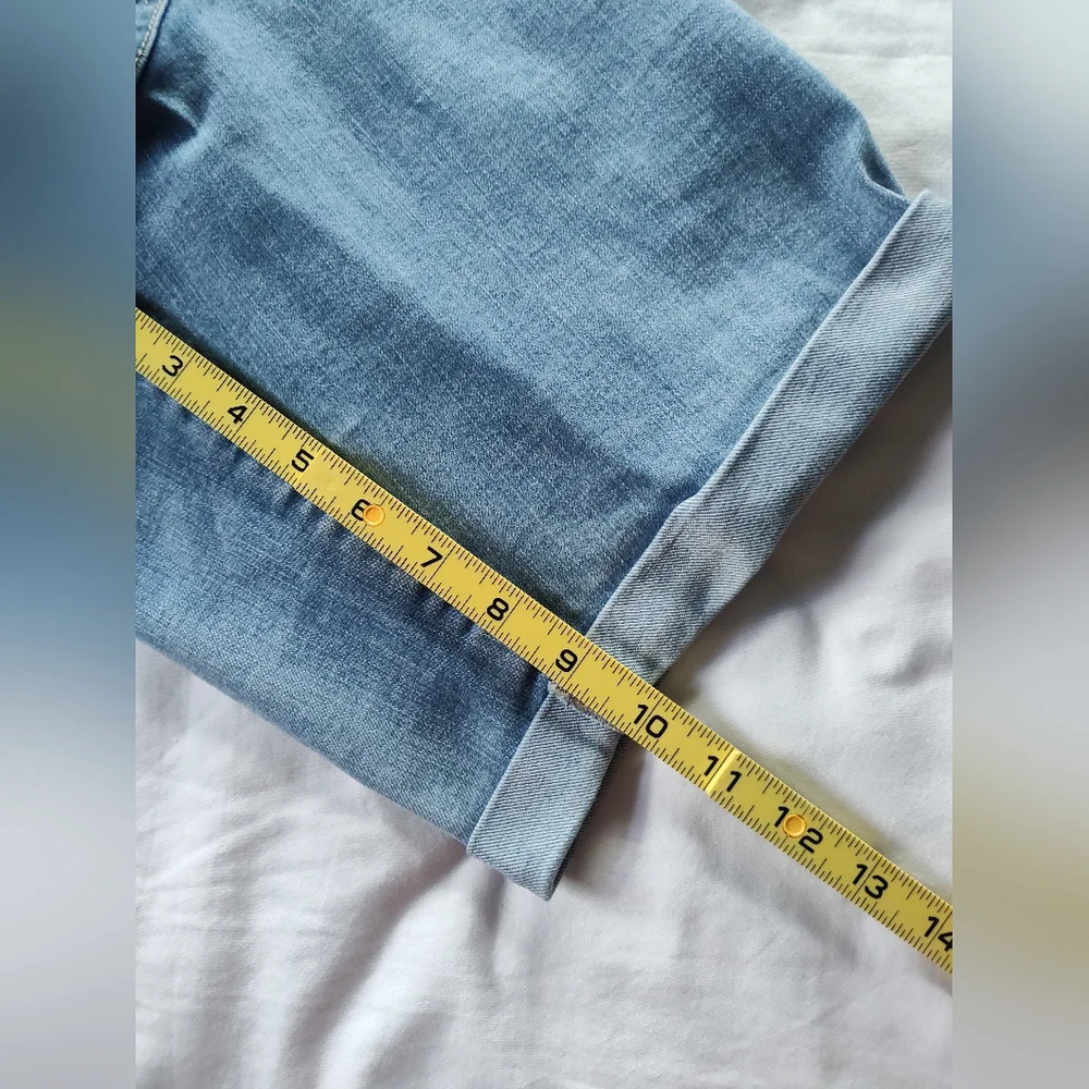 Time and Tru Ladies BlueJean Shorts. Size 16 Mid Rise. 10" Inseam. Distressed. - Picture 7 of 7